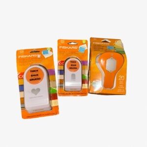 Fiskars Hole Punch – Easy Squeeze Hand Punch for Crafting & DIY Projects